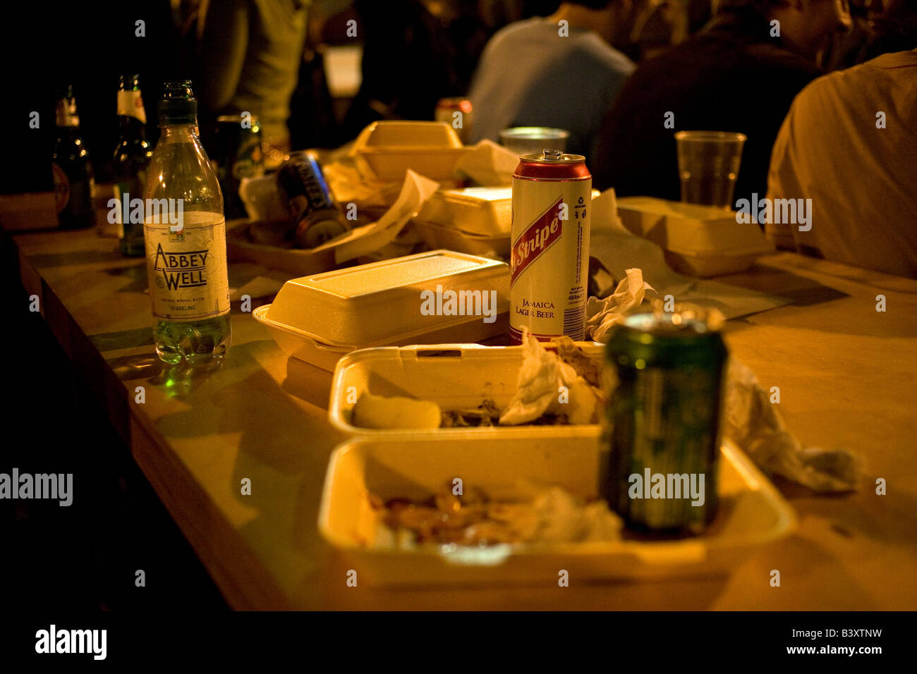 Müll auf dem Tisch. Stockfoto