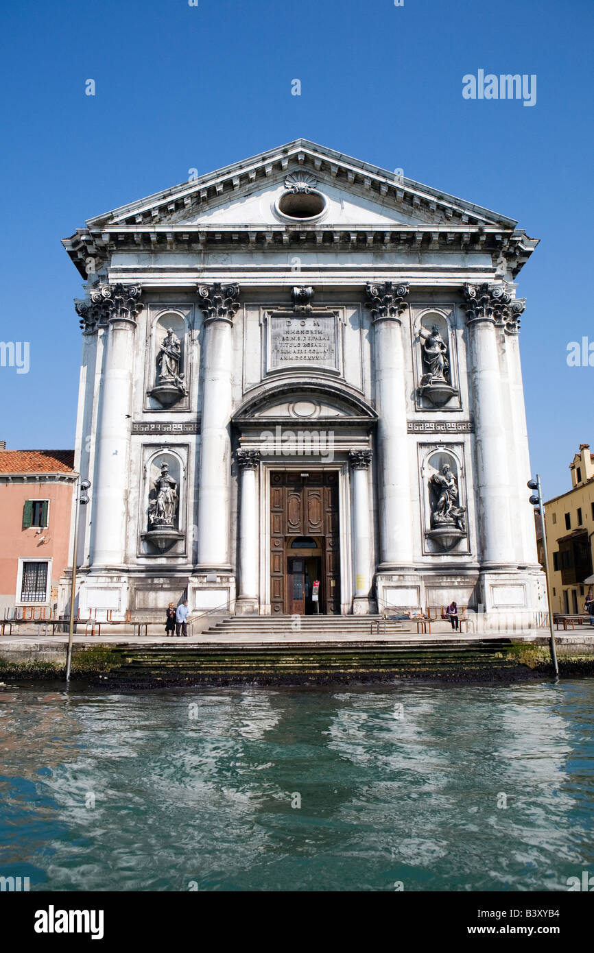 Die Chiesa Dei Gesuati-Kirche am Ufer des Canale Della Giudecca Venice Italien Stockfoto
