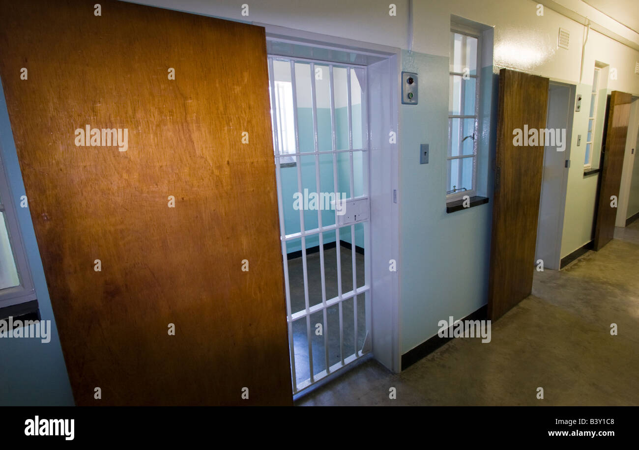 Nelson Mandelas Gefängniszelle auf Robben Island, Cape Town, Südafrika Stockfoto