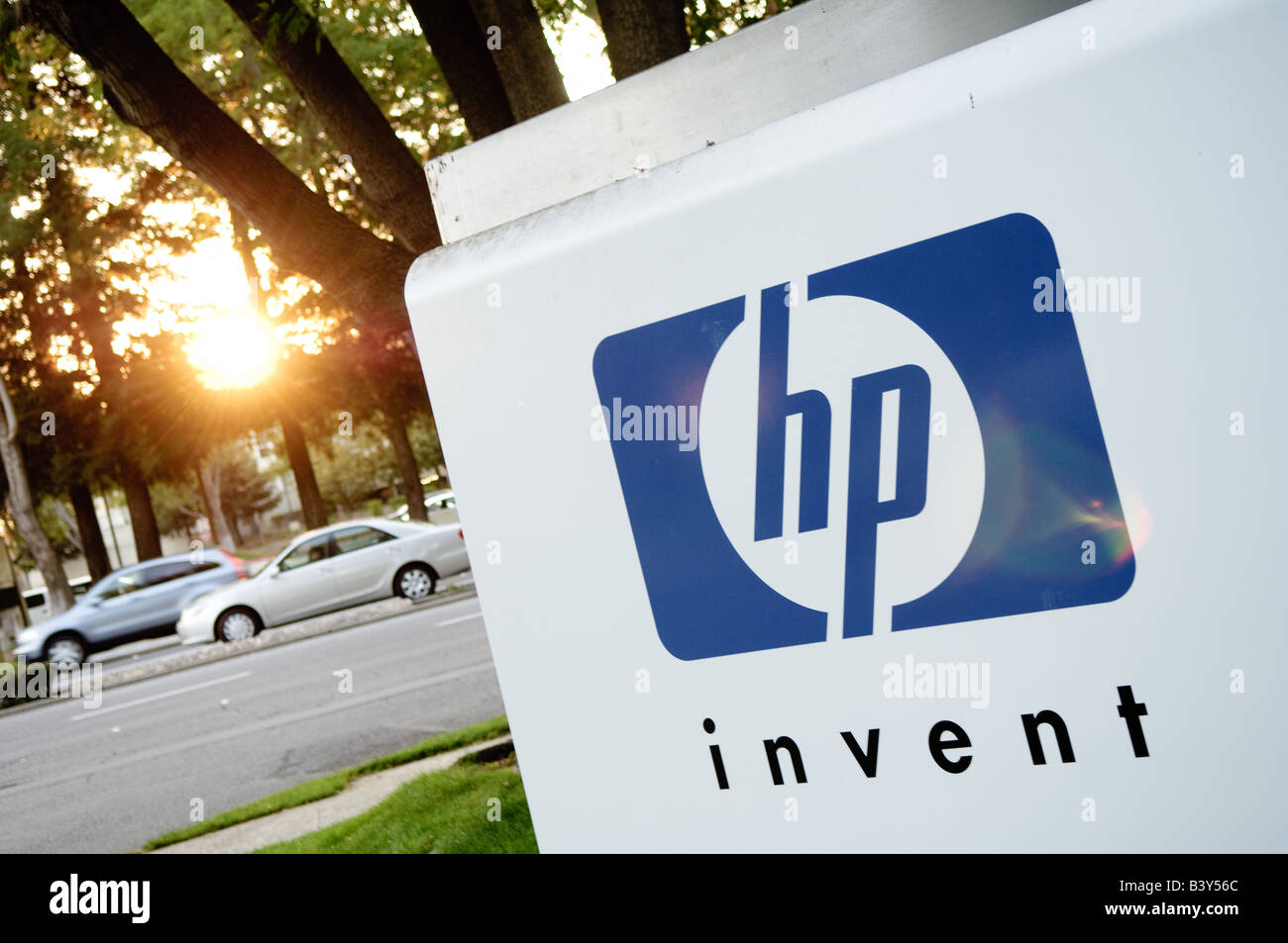 Das HP-Logo ein Zeichen am Eingang zum Hewlett Packard Stockfoto