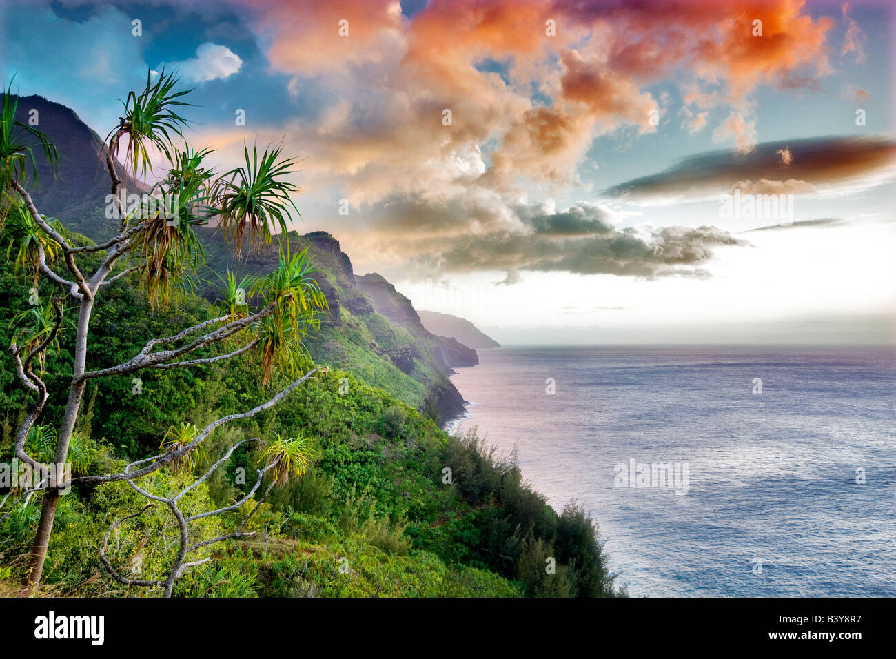 Napali Küste bei Sonnenuntergang Kauai Hawaii Stockfoto