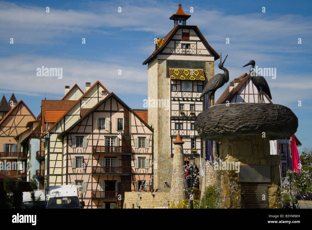Der Franzosisch Elsassischen Themen Colmar Tropicale Dorf Im Berjaya Hills Resort Bukit Tinggi Malaysia Stockfotografie Alamy