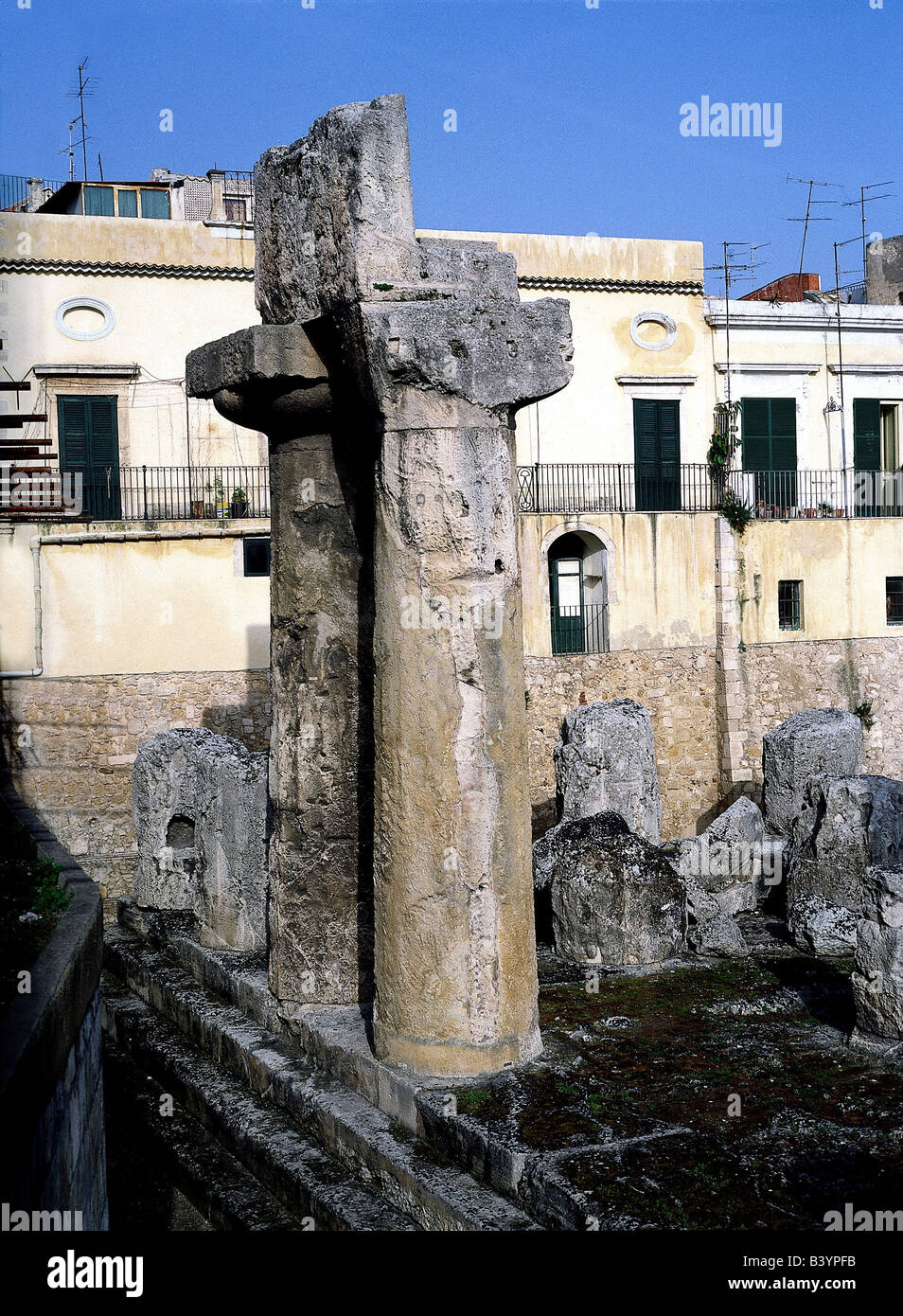 Geographie / Reisen, Italien, Sizilien, Syracus, Apollo-Tempel, gebaut in 565 v. Chr. dorische Säulen, griechische Kolonie gegründet 8. Jahrhun Stockfoto