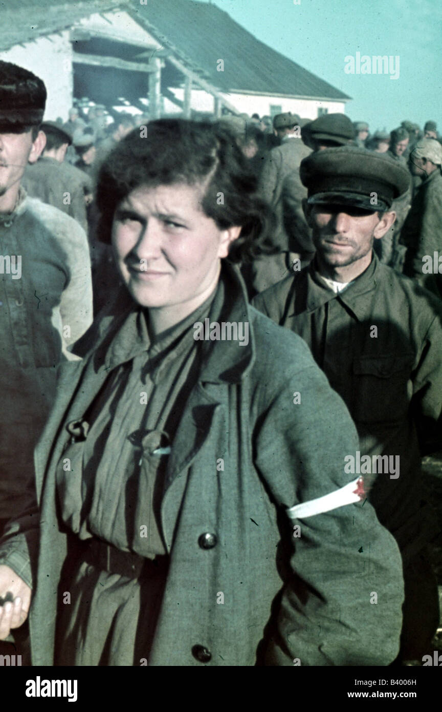 Ereignisse, Zweiter Weltkrieg / zweiter Weltkrieg, Russland 1941, nach der Schlacht von Uman, Ukraine, 10.8.1941, gefangengenommene sowjetischen Krankenwagenfrau, Stockfoto