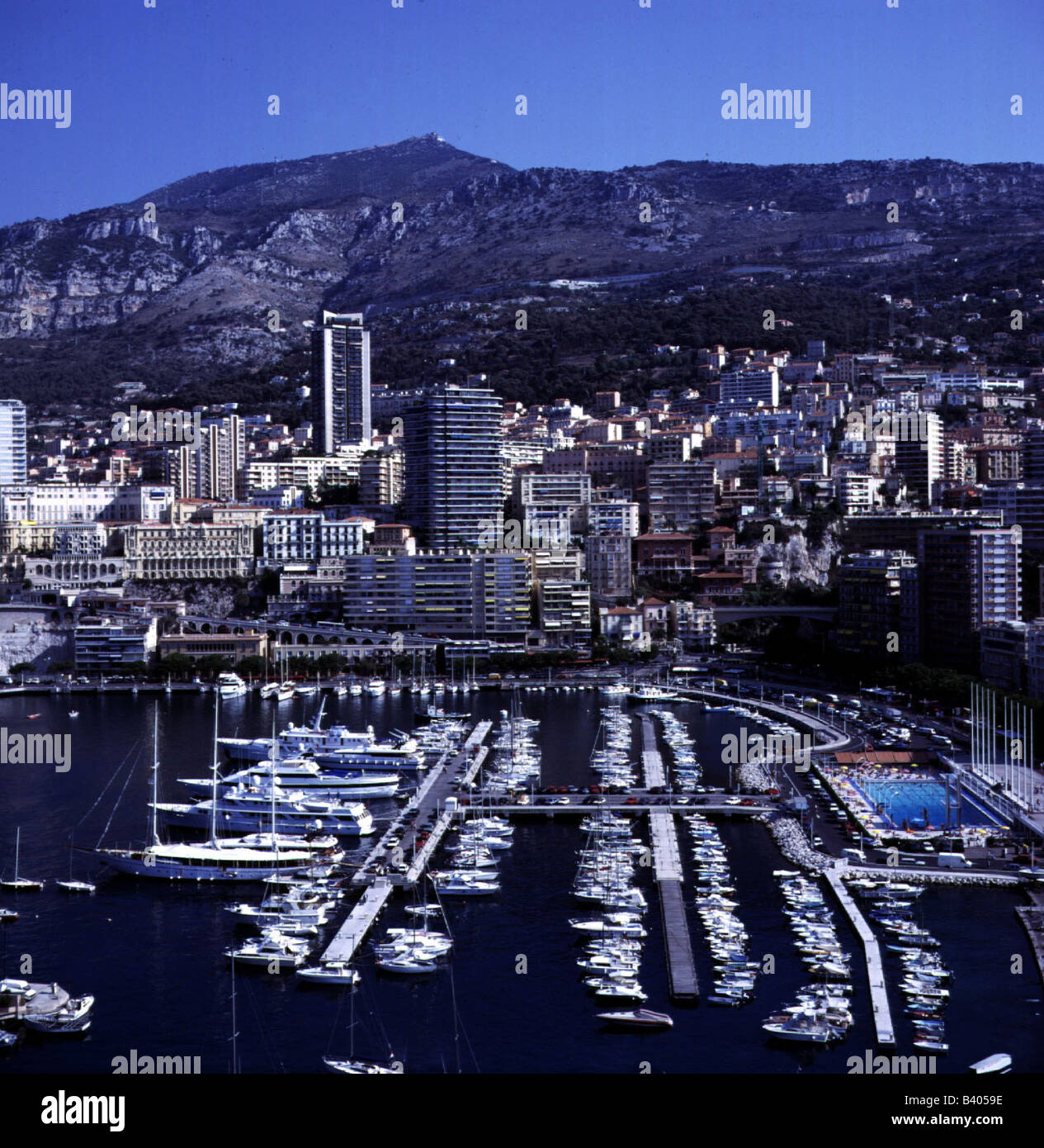 Geographie/Reise, Monaco, Monte Carlo, Stadtansicht, Stadtbild, Übersicht mit Hafen, Stockfoto