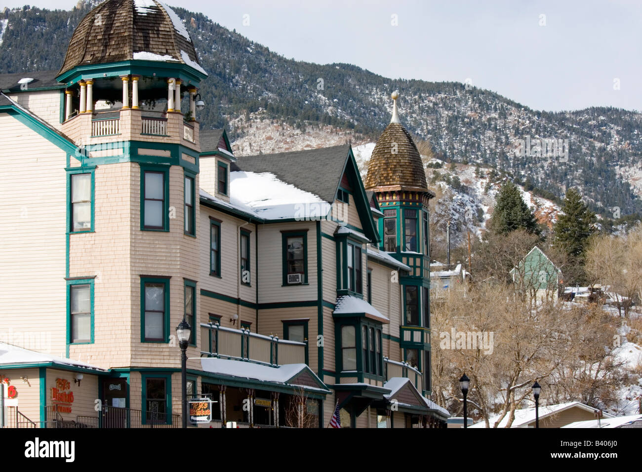 Viktorianischen Gebäuden im historischen Manitou Springs Colorado an einem schönen Wintermorgen Stockfoto