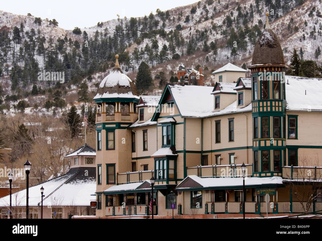Ictorian Architektur schöne Bergkulisse im historischen Manitou Springs Colorado Stockfoto