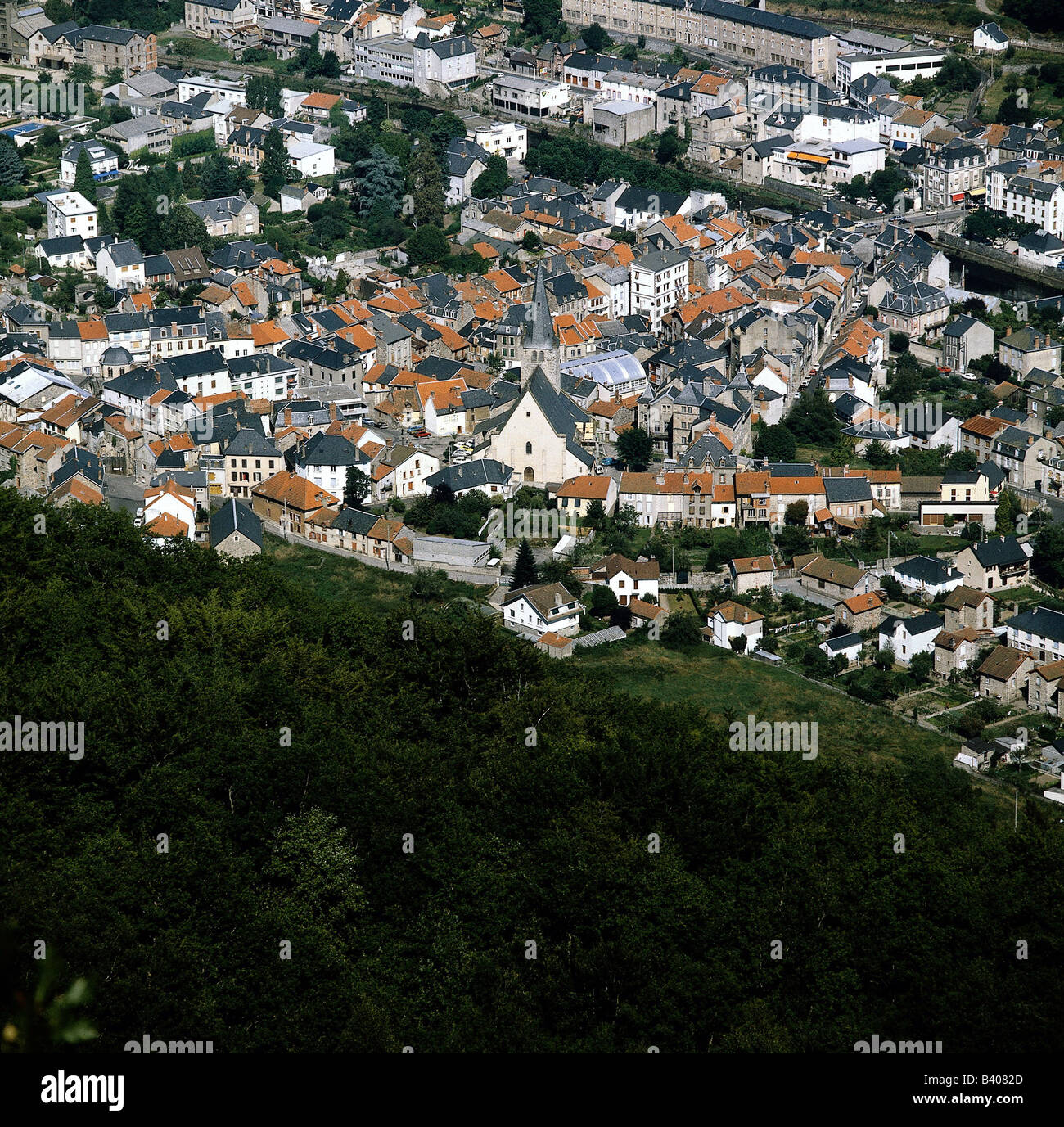 Geographie/Reise, Frankreich, Auvergne, Bort-les-Orgues, Cantal, Stadtansicht, Stadtbild, Übersicht, Luftbild, Stockfoto