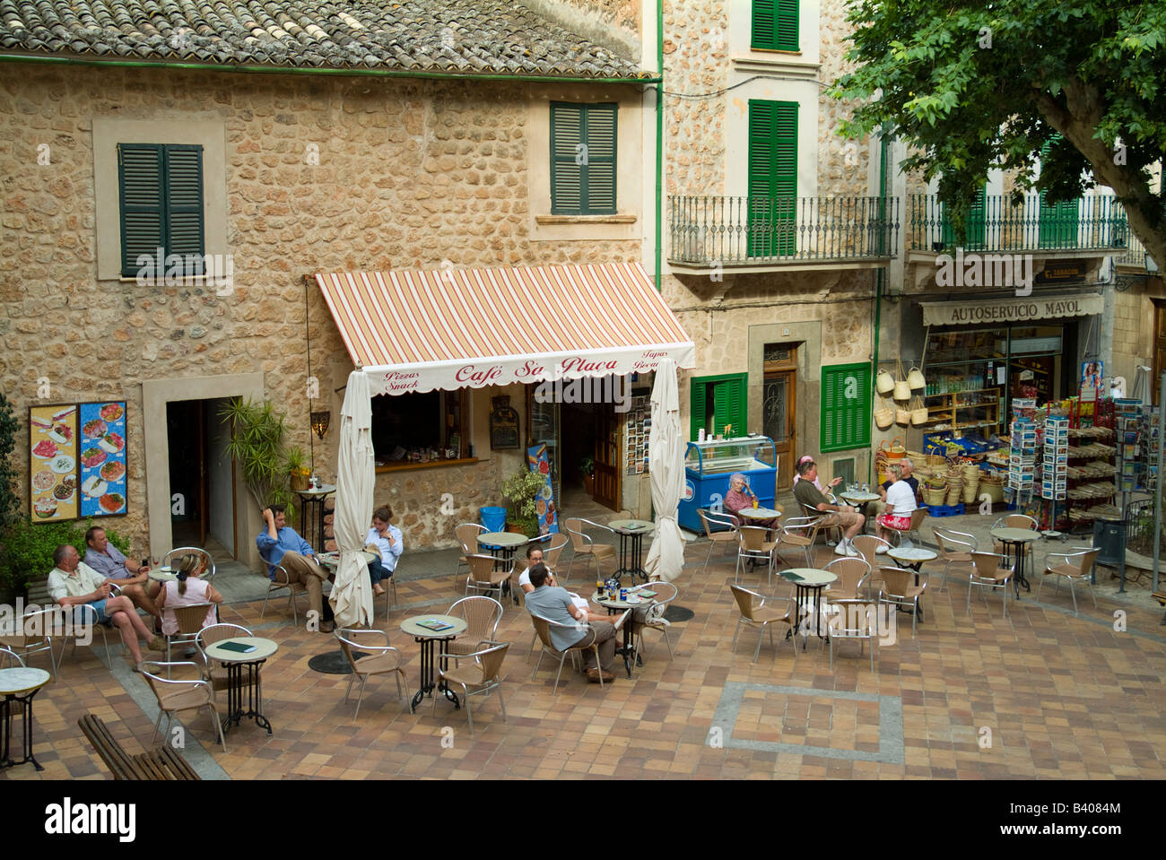 Hauptplatz, Fornalutx, Mallorca, Balearen, Spanien Stockfoto