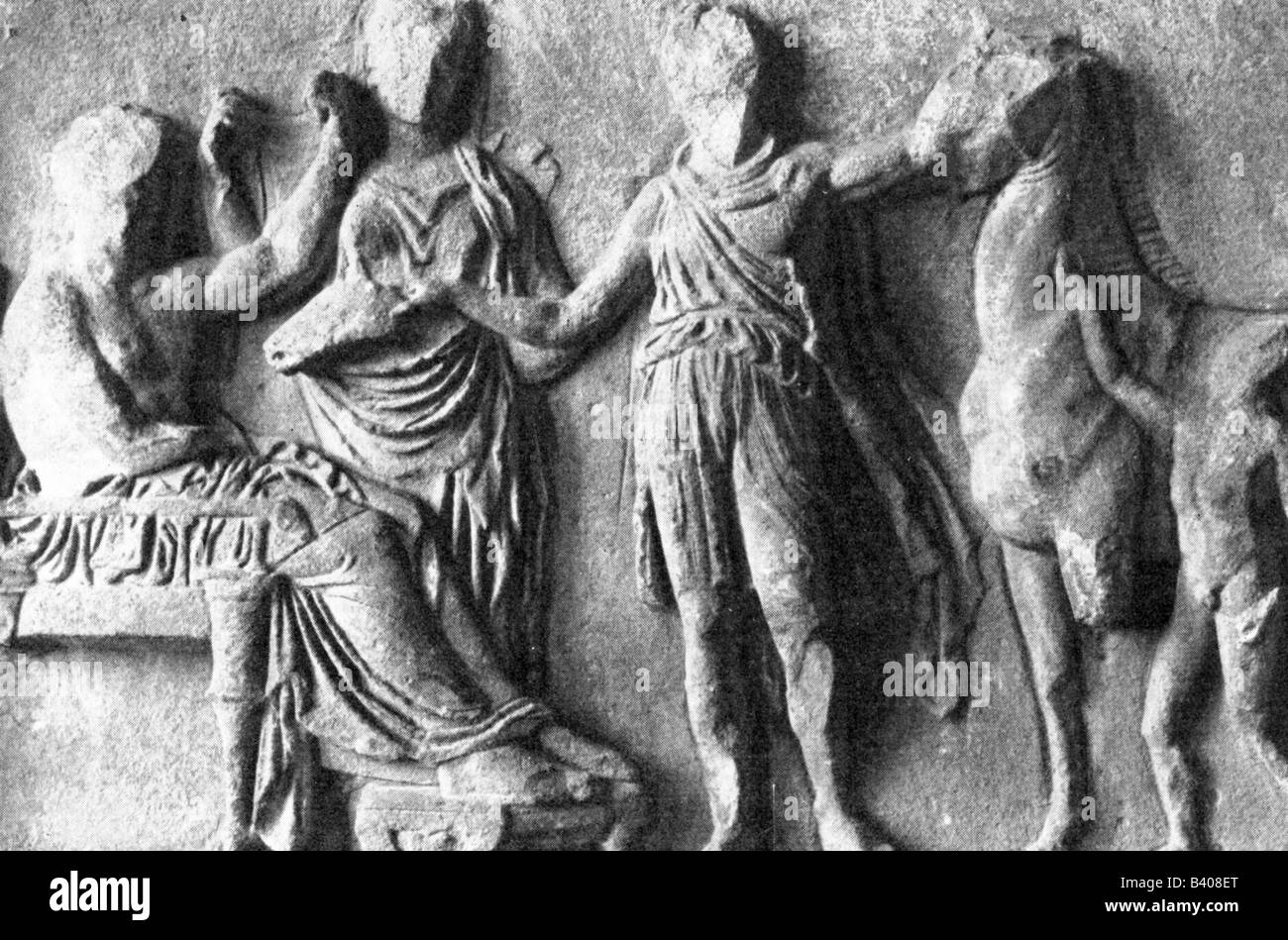 Asclepius, der griechische gott der Medizin, voller Länge, mit seiner Tochter Hygieia und Mann und Knecht, Erleichterung, Stockfoto