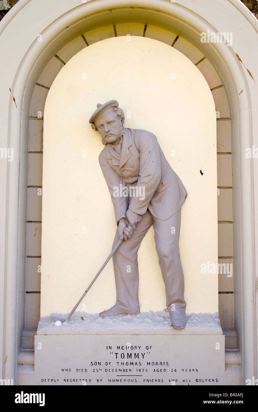 Grab von Young Tom Morris, einer der Pioniere des Profi-Golf und Sohn von Sir Tom Morris, Kathedrale St. Andrews, Schottland Stockfoto