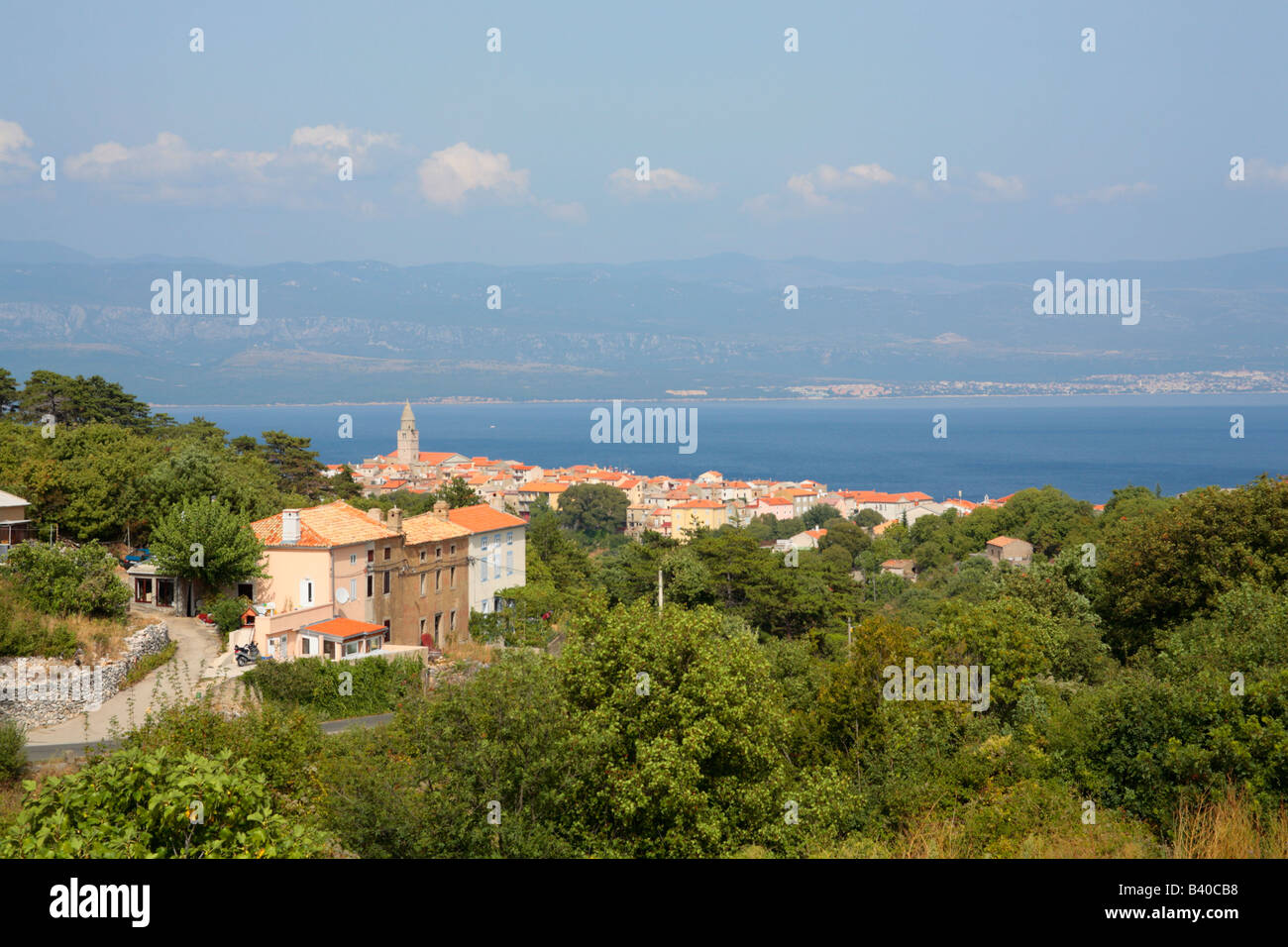 Panoramablick von Vrbnik auf der Insel Krk, Kroatien, Osteuropa Stockfoto