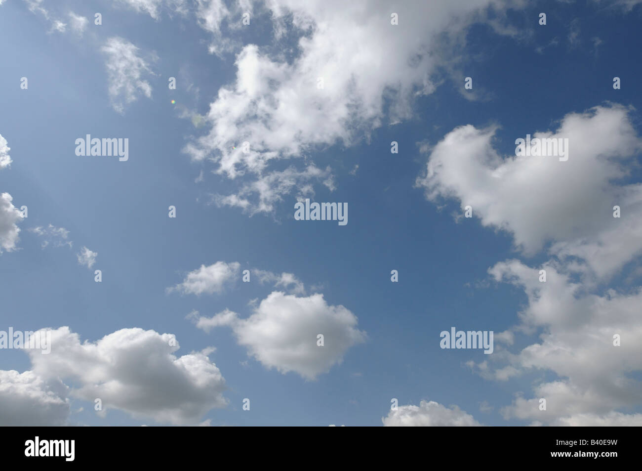 Himmel und Wolken Stockfoto