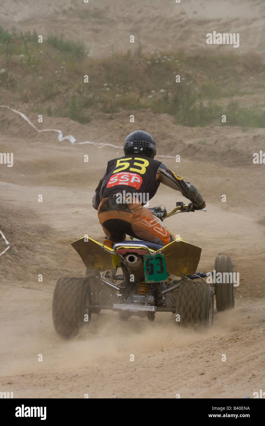 Quad Biker bei cross Country Rennen. Stockfoto