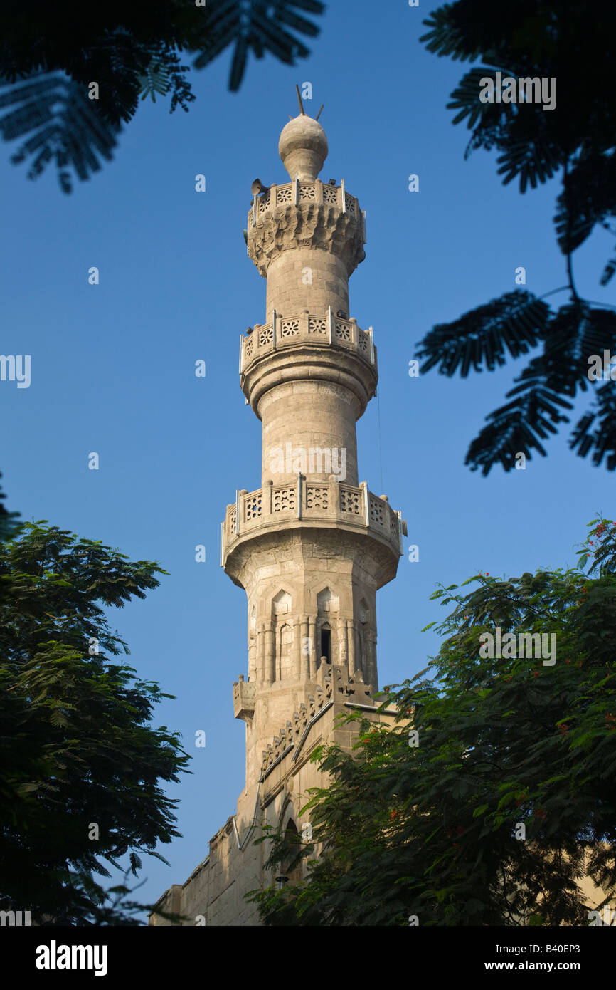 Minarett der Moschee und Madrasa des Qaytbay in Roda Island, Kairo, Ägypten Stockfoto