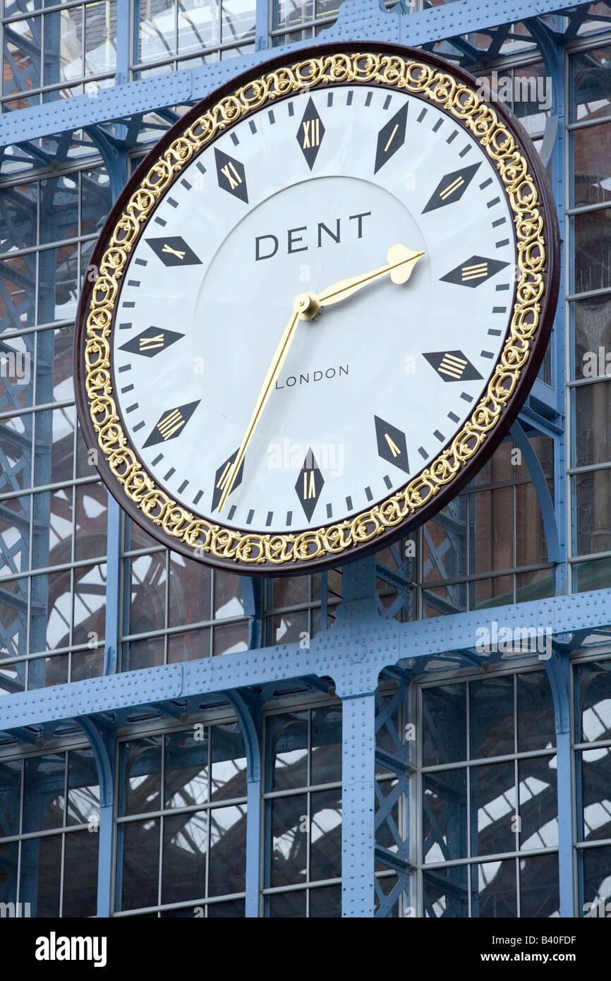 Uhr St Pancras International Rail Terminal Stockfoto