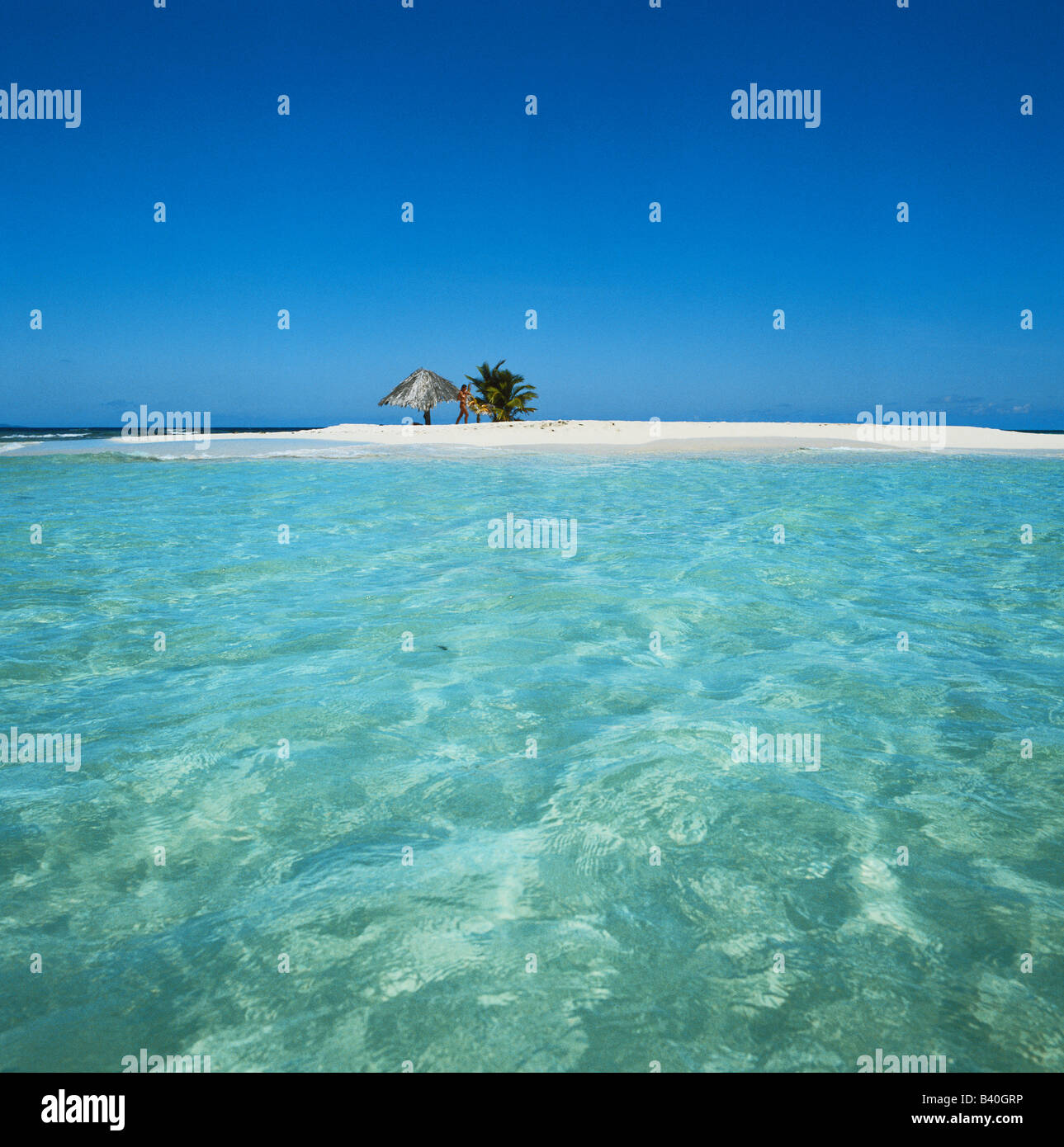 Grenadinen, Karibik West Indies. Kristallklare türkisfarbene Meerwasser Morpion Insel umgibt Stockfoto