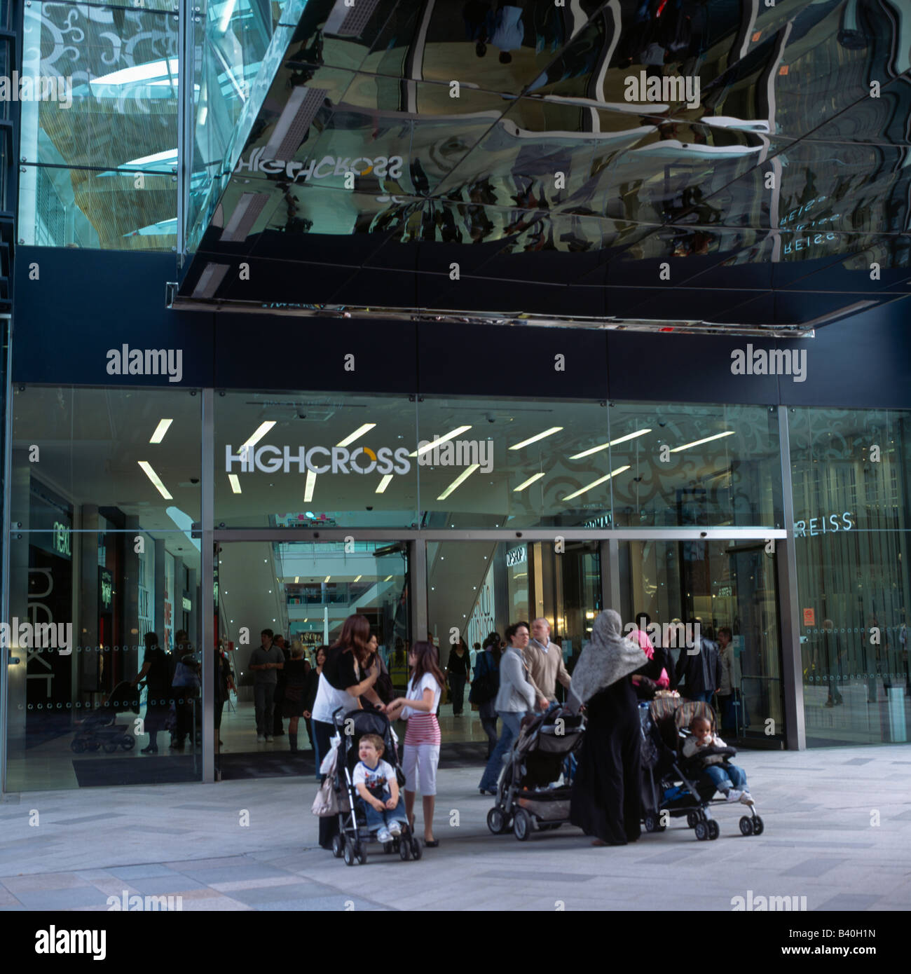 Shopper im Stadtteil Highcross Leicester Stockfoto