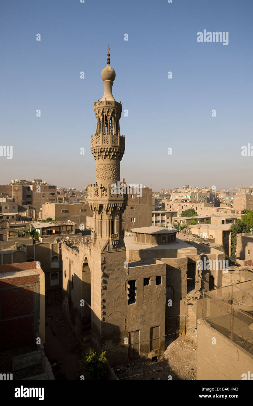 Moschee-Madrasa Abu Bakr Muzhir und Blick auf Altstadt, Kairo, Ägypten Stockfoto