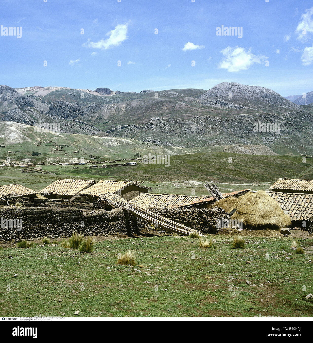 Geographie / Reisen, Peru, Huancavelica, Anden Landschaft, Landschaften, Latin-American Indian Gehöft in Huancavelica, Anden, Jar Stockfoto