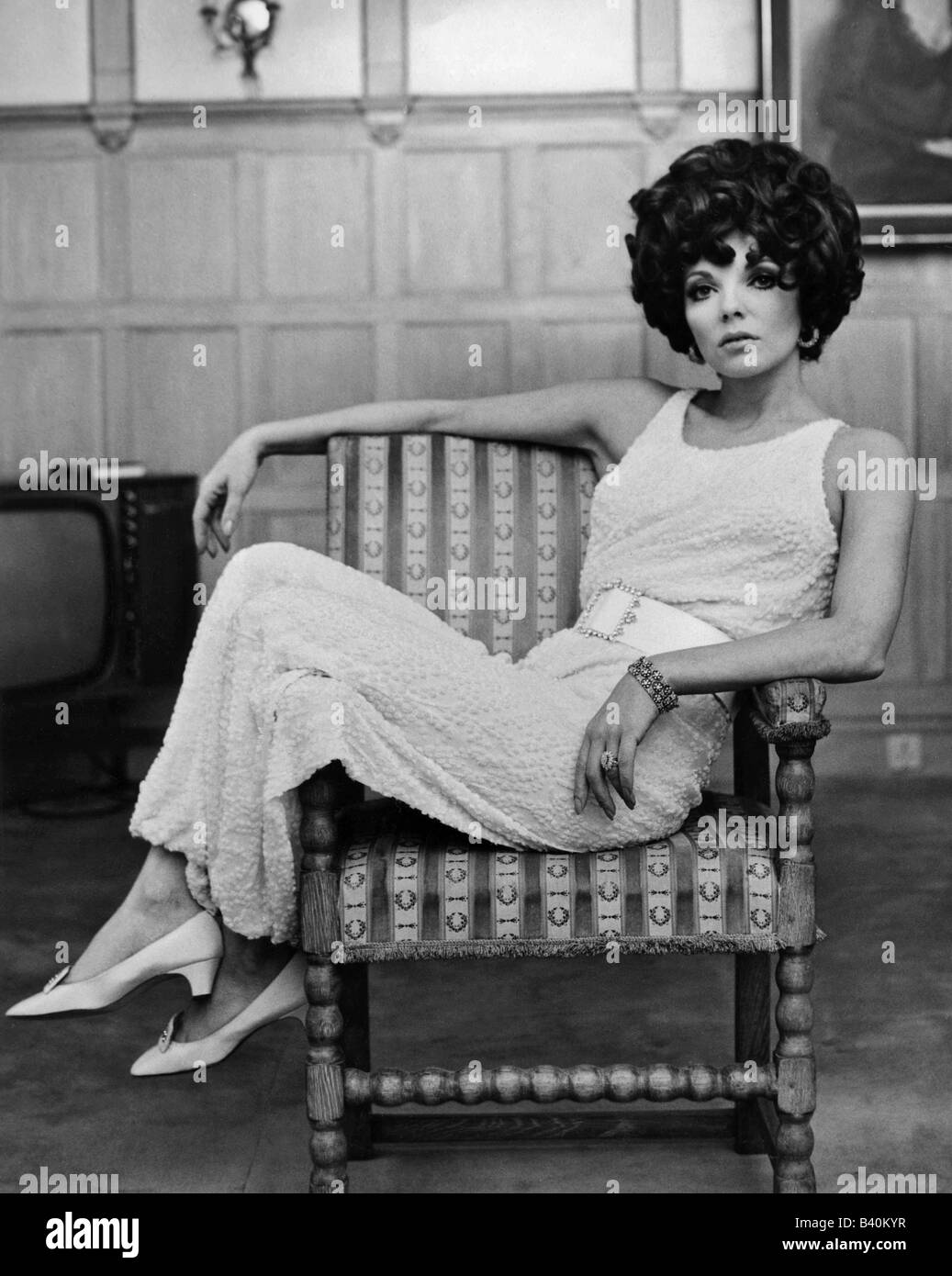 Collins, Joan, * 23.5.1933, britische Schauspielerin, volle Länge, 1968, Stockfoto