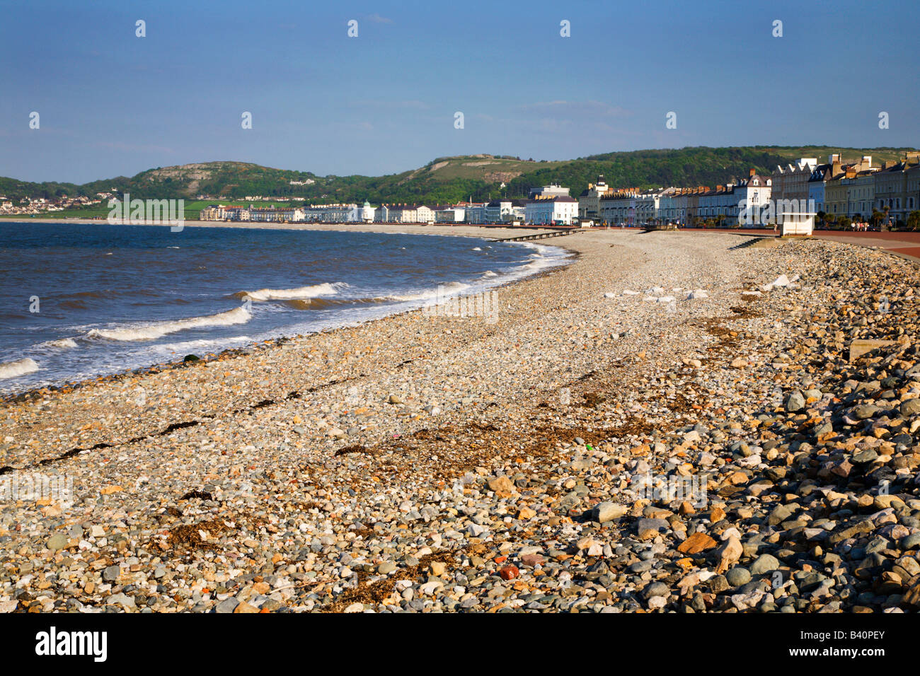 Kieselstrand an Llandudno Wales Stockfoto