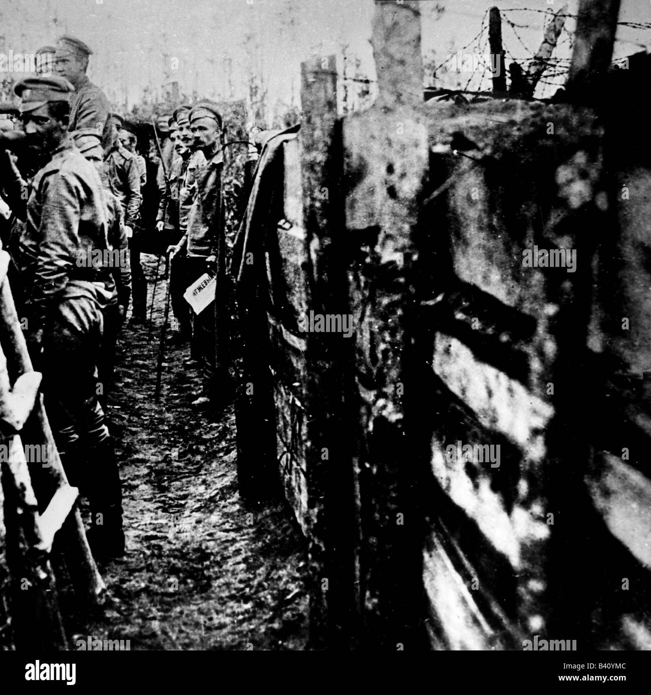 Ereignisse, Erster Weltkrieg/erster Weltkrieg, Ostfront, russische Soldaten in einem Graben, ca. 1917, Stockfoto