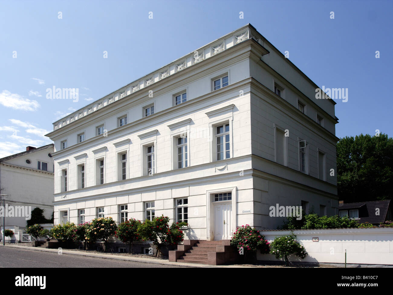 Deutschland, Putbus, Insel Rügen, altes Haus am Circus von Putbus