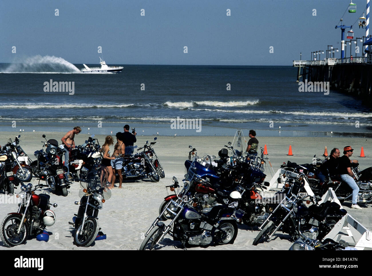 Geografie/Reisen, USA, Florida, Daytona Beach, Urlaub, Urlaub, Urlaub, Biker-Meeting, Motorrad, Motorradfahrer, Stockfoto