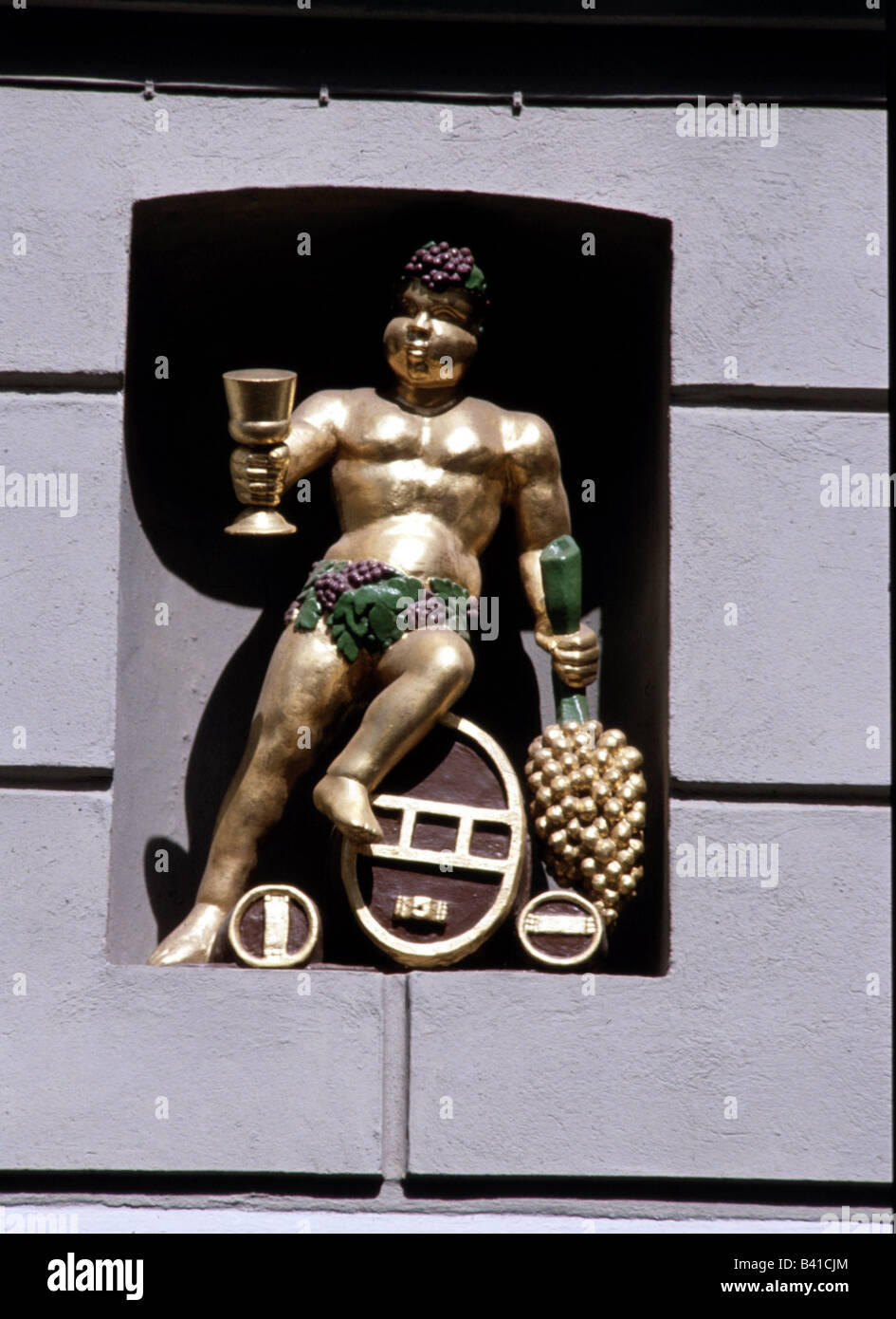 Bacchus, der griechische wein- und fruchtbarkeitsgott, Figur im Gemeindezentrum, Wismar, Stockfoto