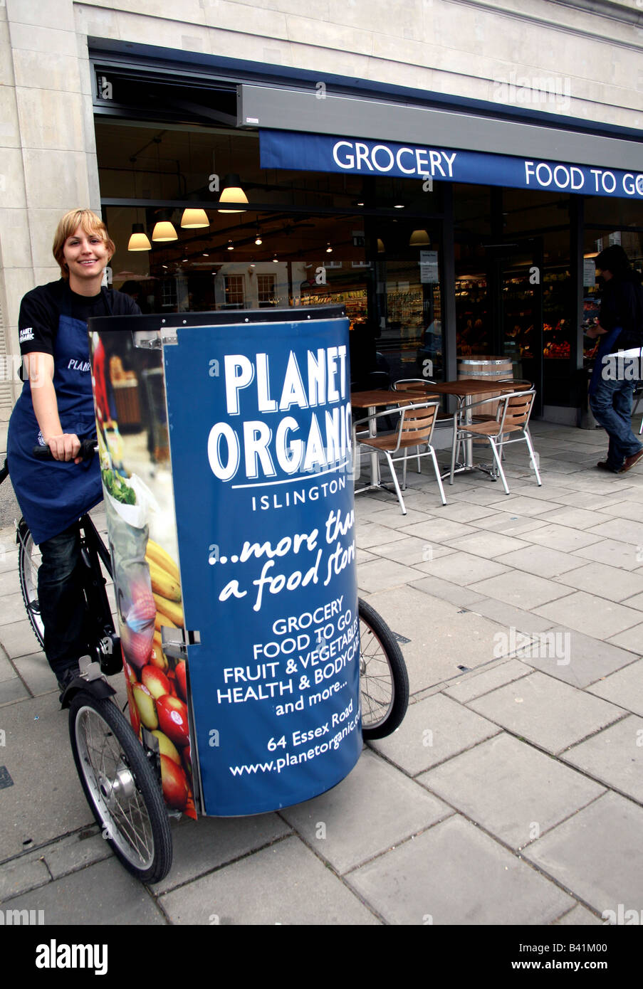 Lieferung Fahrrad außerhalb Planeten organische Gesundheit Lebensmittel lagern in Islington-London Stockfoto