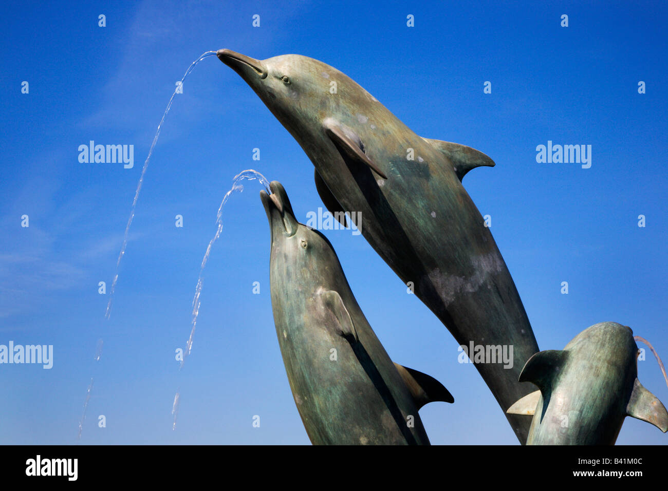 Cardigan Bay Delphinen Statue bei Barmouth Snowdonia Wales Stockfoto
