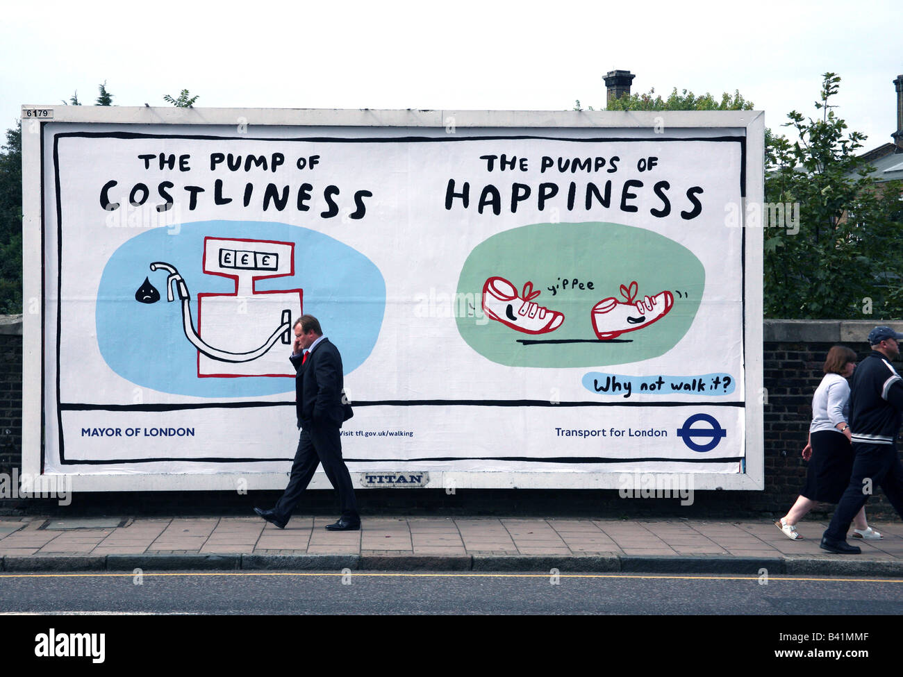 Plakat auf Street in London die Menschen ermutigen, zu Fuß, anstatt Autos zu verwenden Stockfoto