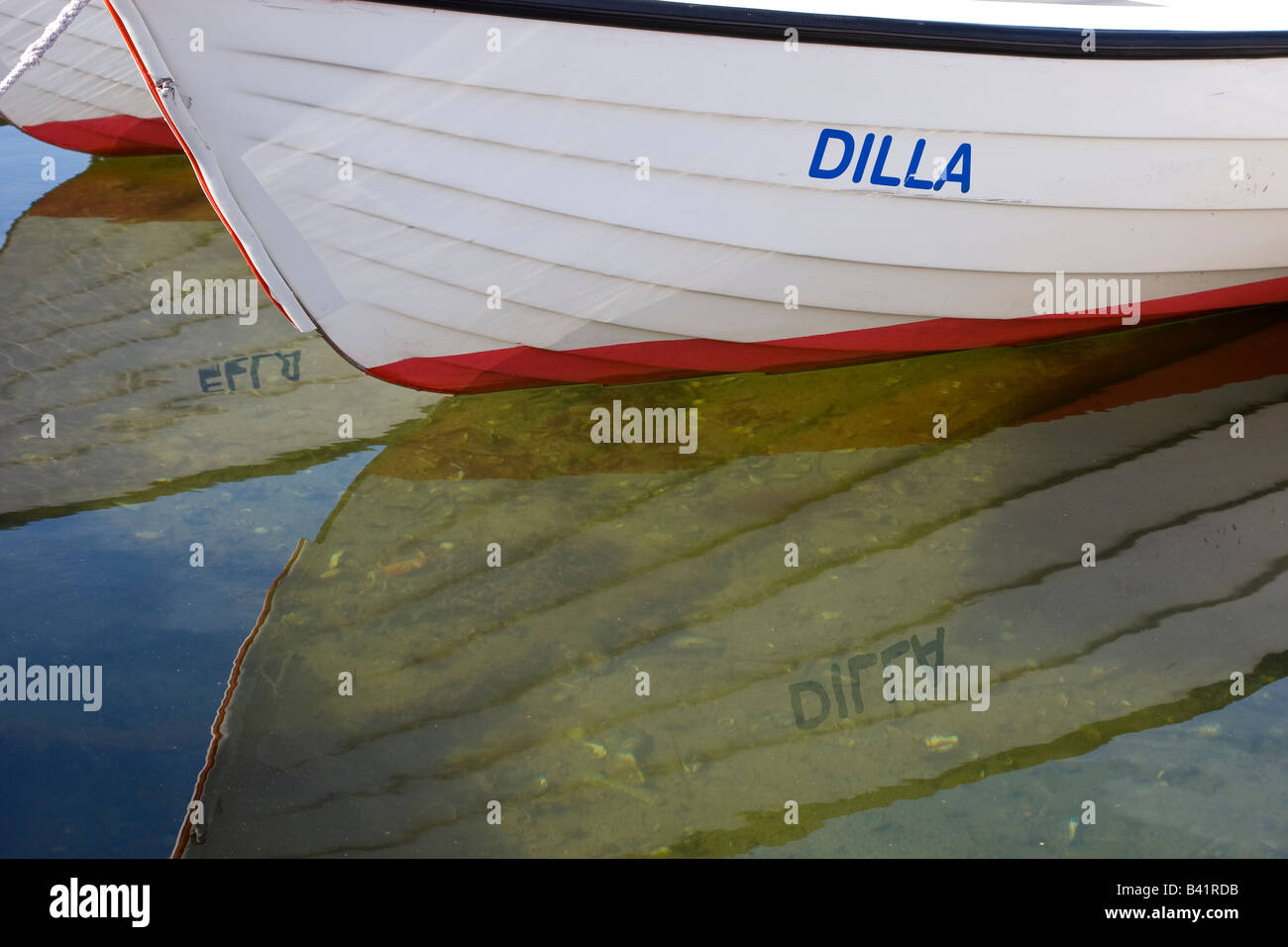 Boote am Kornö im Meer reflektieren Stockfoto