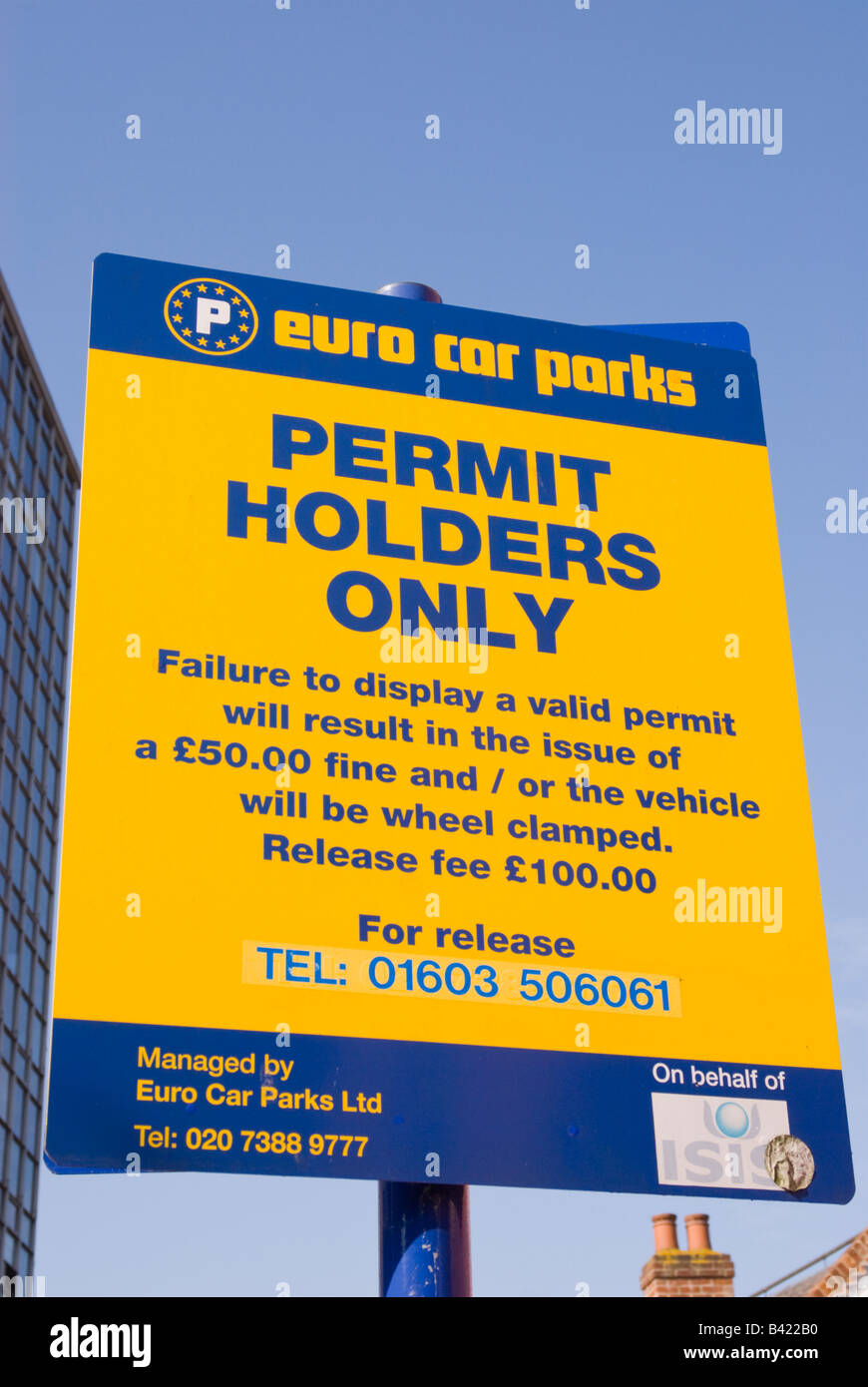 Inhaber erlauben nur Schild Warnung vor einer Geldstrafe oder Fahrzeug Rad-Klemme für Benutzer, die nicht gültig angezeigt zu ermöglichen Stockfoto