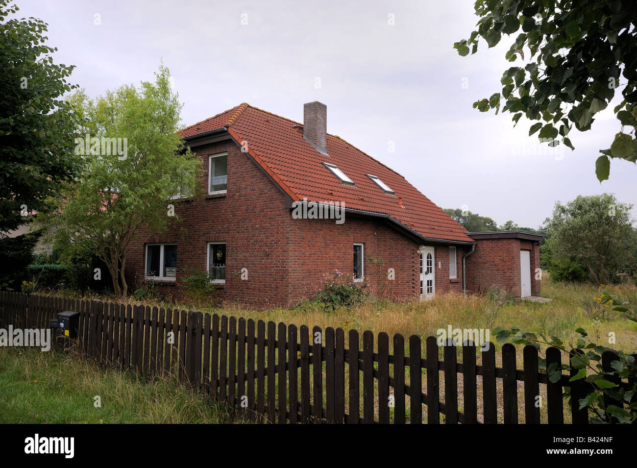 ein Haus für die Zwangsversteigerung in Mecklenburg-Vorpommern, Deutschland gestellt werden. Stockfoto