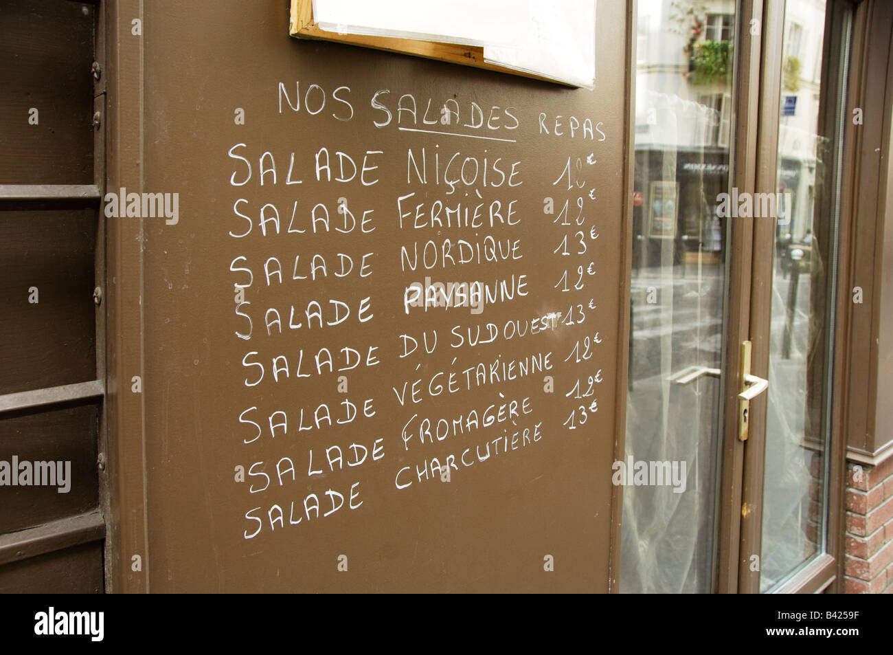 Salat-Menü Tafel Paris restaurant Stockfoto