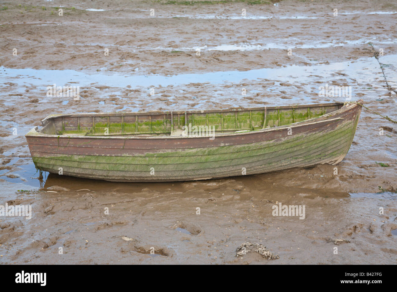 Ruderboot auf Burnham Deepdale Marken, Norfolk, England, UK Stockfoto