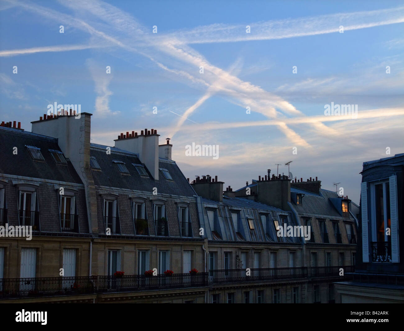 Blick am frühen Morgen des Rue Jouffroy-d'Abbans in der 17. Arrondissement - Stadt Paris - Frankreich Stockfoto