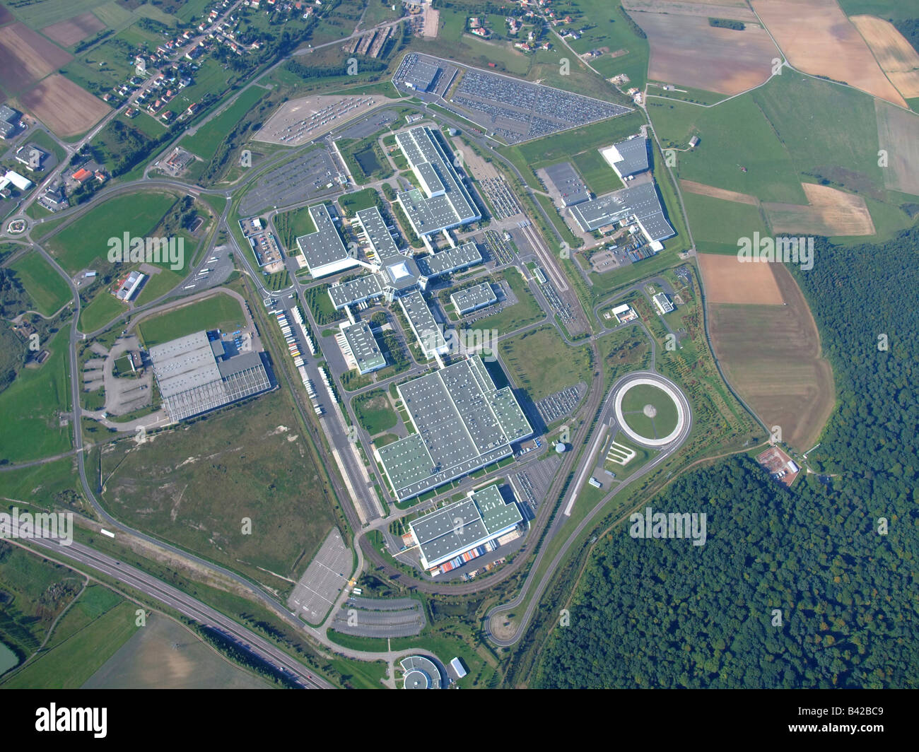 Luftaufnahme der Fabrik von der berühmten Kleinwagen SMART in Hambach - Lothringen - Frankreich - Europa Stockfoto