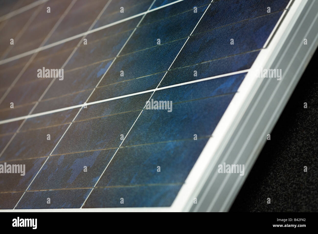 Eine Nahaufnahme Detail Aufnahme von einem Photovoltaik-PV-Solar-Panel. Stockfoto