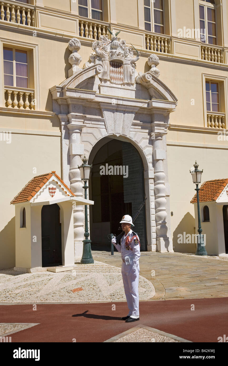 Soldat Wache vor der Palais du Prince oder fürstlichen Palast in Monte-Carlo, das Fürstentum von Monaco, Western Stockfoto
