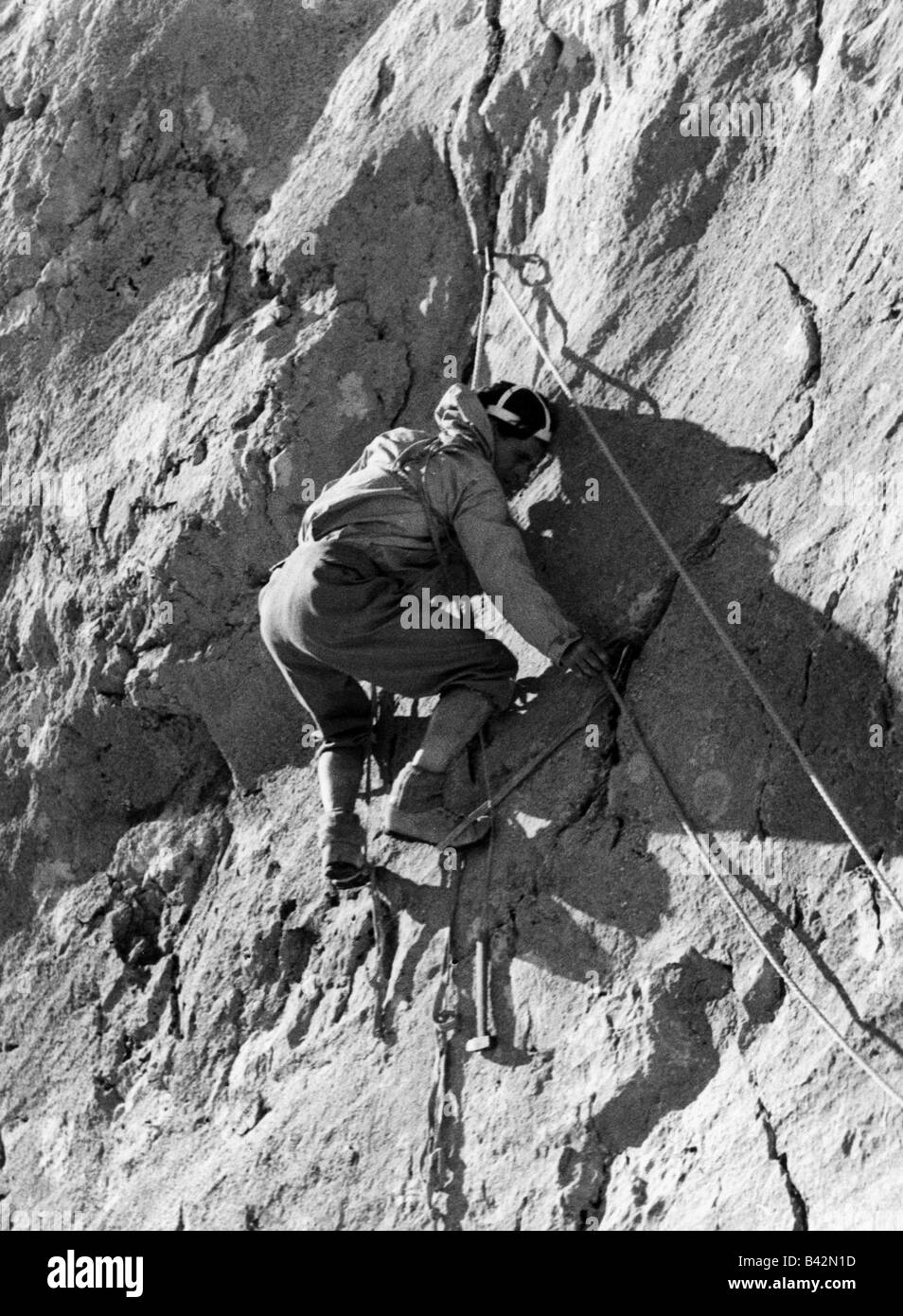 Bergsteigen, Bergwanderungen, Bergsteiger in der Mauer, Österreich, 1950er Jahre, Stockfoto