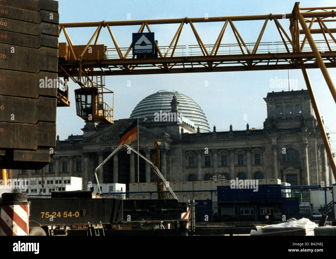 Geografie/Reisen, Deutschland, Berlin, Gebäude, Deutscher Reichstag (parlament), Kuppelbau von 1994 - 1999 von Sir Norman Foster, Außenansicht, Stockfoto