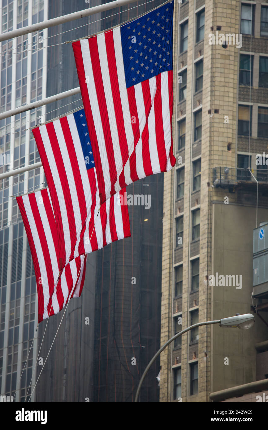 US-Fahnen im Wind in New York City Stockfoto