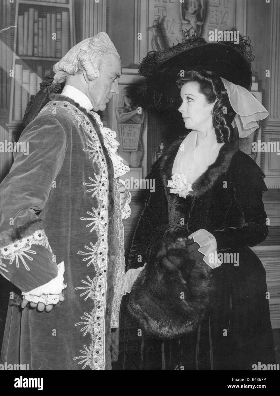 Guinness, Alec, 2.4.1914 - 5.8.2000, britischer Schauspieler, mit Vivien Leigh, Probe für das Stück "Die Schule für Skandal", her Majesty's Theatre, London, 28.5.1954, Stockfoto