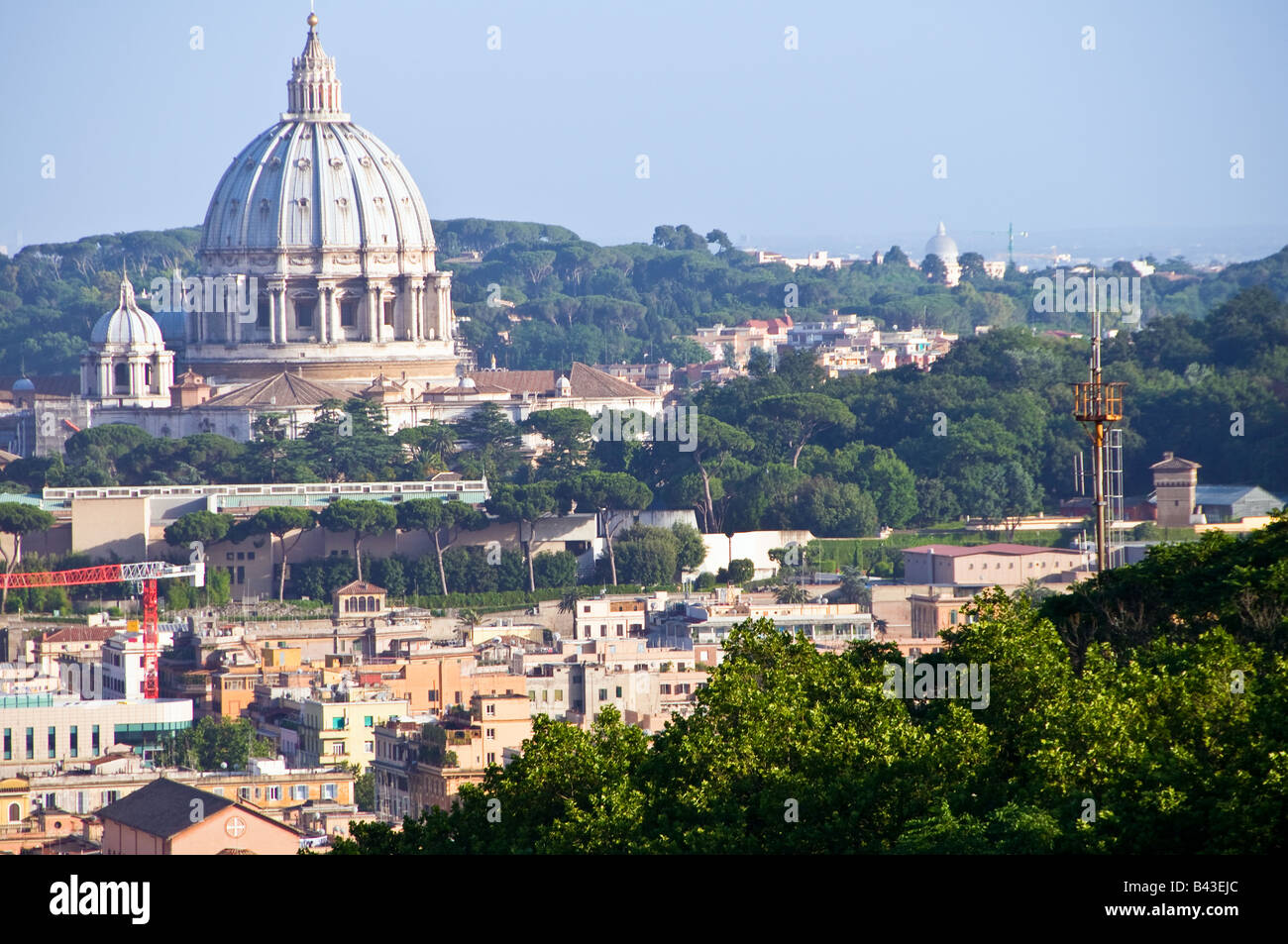 Malerischen Überblick über Rom mit Kuppel von Sankt Peter in der Ferne Stockfoto