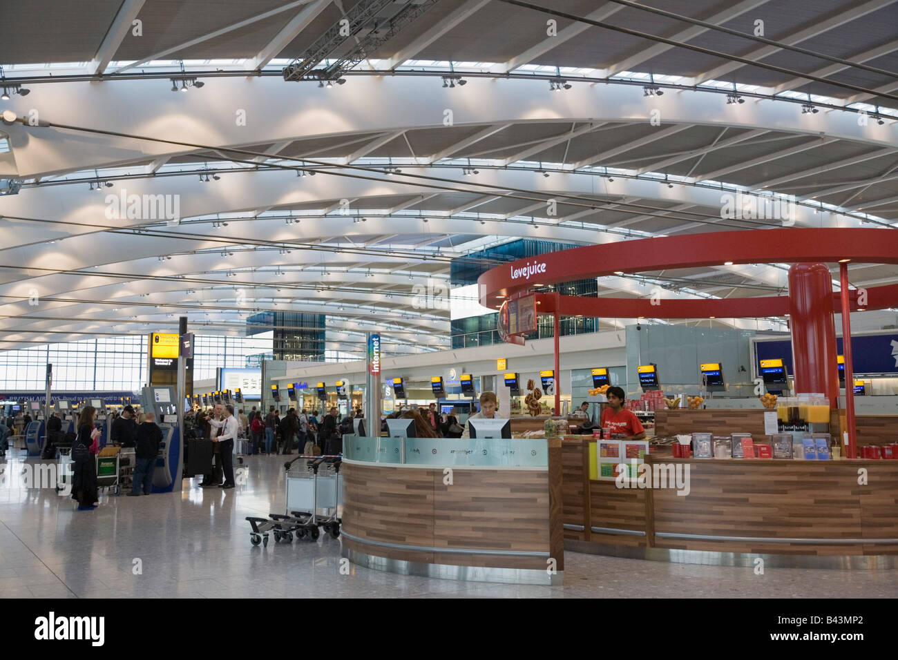 Flughafen London Heathrow Abflug British Airways www.alamy.de