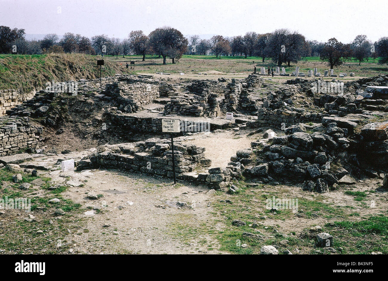 Geographie/Reise, Türkei, Troja (Hisarlik), Ausgrabungen, Troja VI (1700 - 1250 B C), Ruinen, Bronze, Häuser, Antike, Illion, äääische Kultur, Mauer, Architektur, Archäologie, Ruine, Archäologie, UNESCO, Weltkulturerbe, Stockfoto