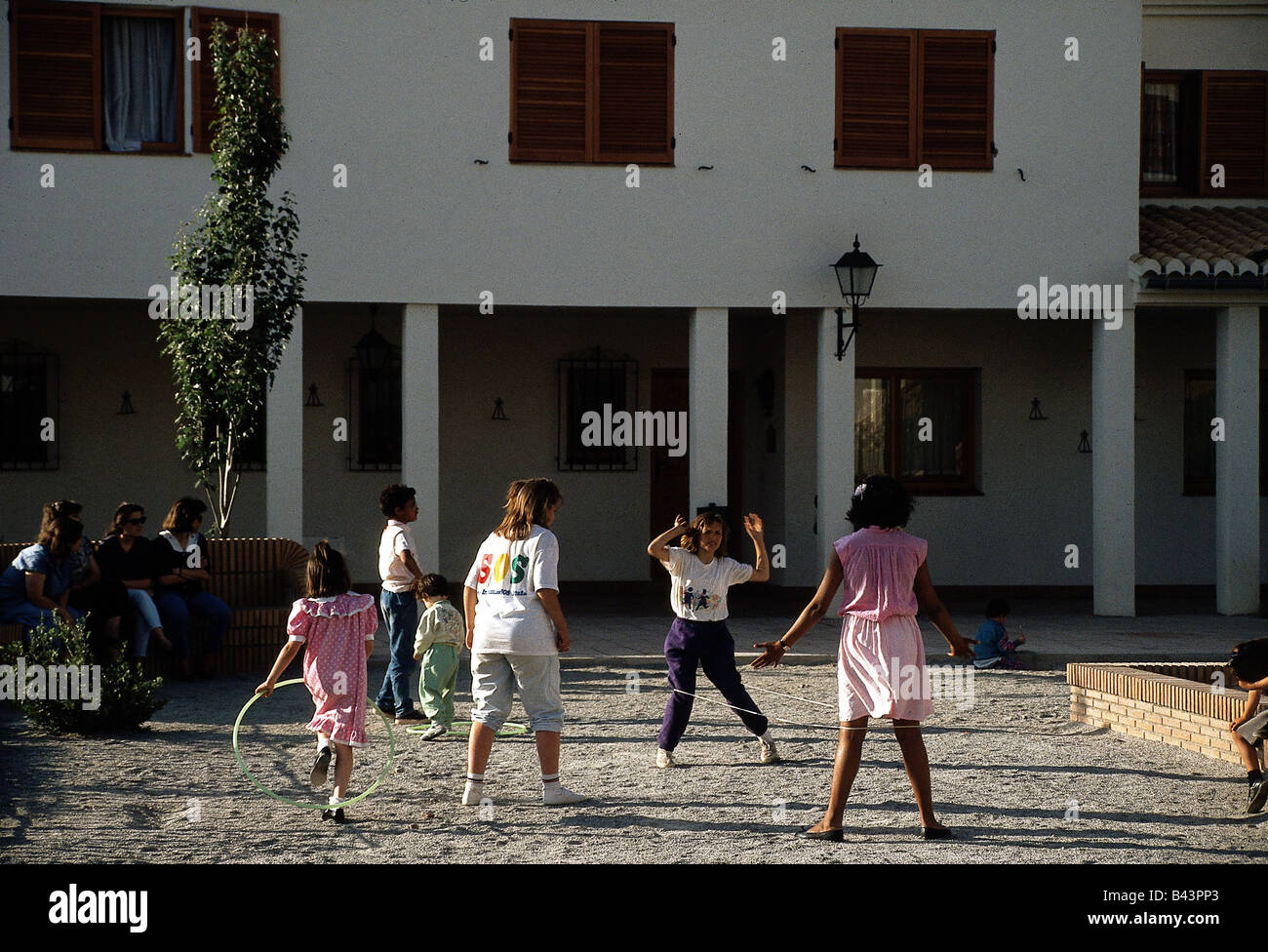 Geographie/Reisen, Spanien, Menschen, spielende Kinder in einem SOS-Kinderdorf, Granada,, Additional-Rights - Clearance-Info - Not-Available Stockfoto